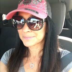 Meet your Posher, Robyn